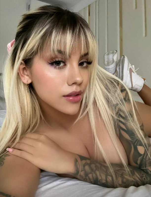 Waifu Cristal OnlyFans profile