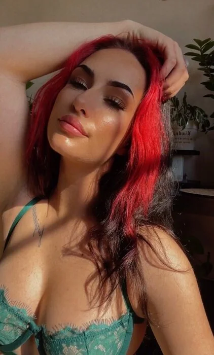 christina - OnlyFans Creator Profile Picture