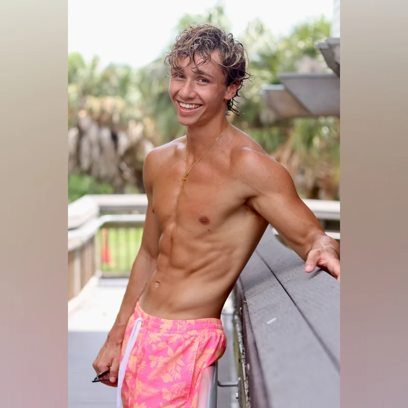 curly_goldenretriever - OnlyFans Creator Profile Picture