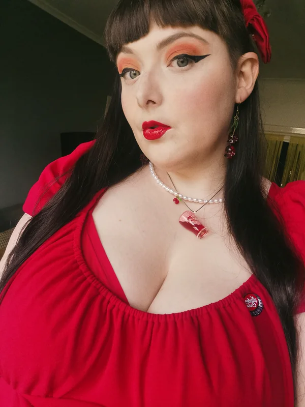 Ivy (Curvy&Nerdy) - OnlyFans Creator Profile Picture