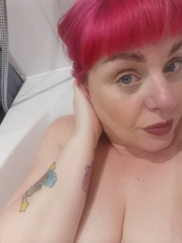 Curvy Shell OnlyFans British creator