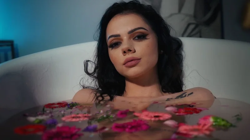 E Z Z Y - OnlyFans Creator Profile Picture