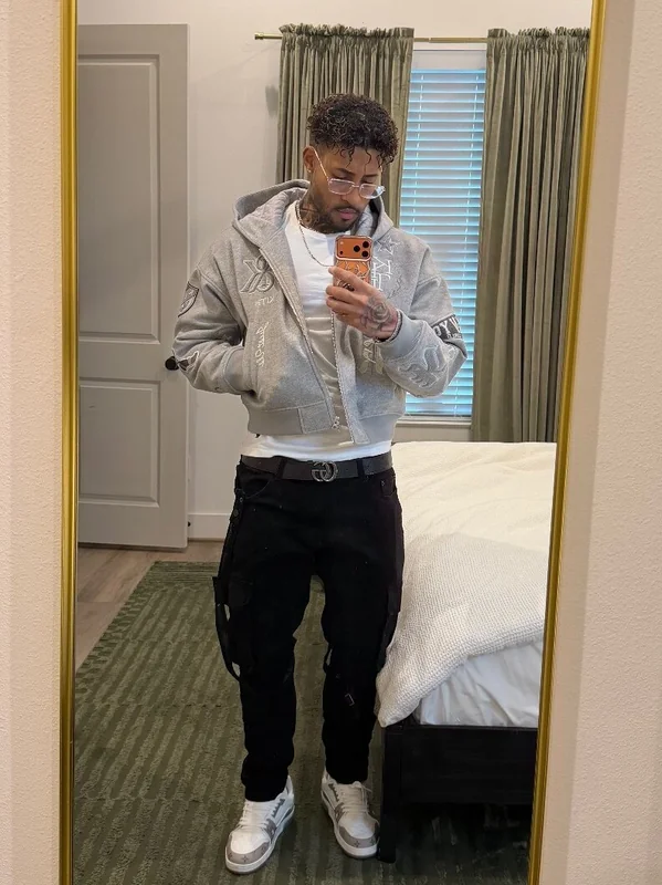 d-lo OnlyFans creator with adventurous nude content