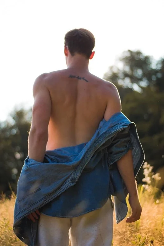 Daddyjmatt OnlyFans athletic tattooed male creator.