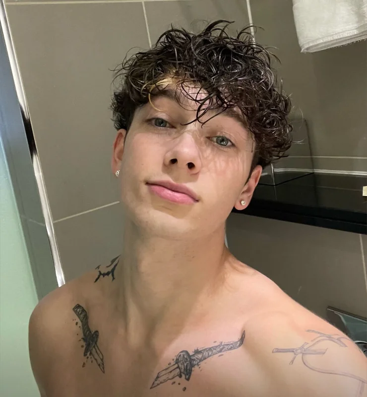 LUCA OnlyFans Creator LUCA on OnlyFans playful male performer