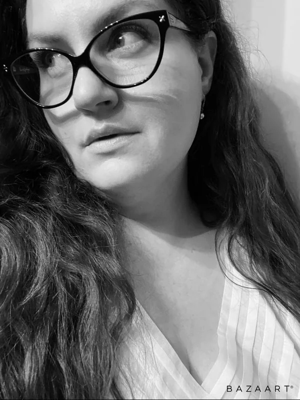 PhotoMusicMusings OnlyFans Creator PhotoMusicMusings OnlyFans brunette creator