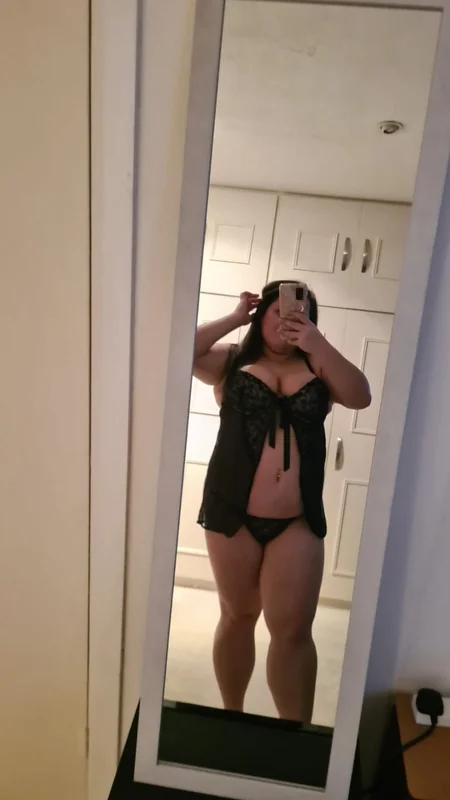 Darbyraynexx OnlyFans Thick British Cutie