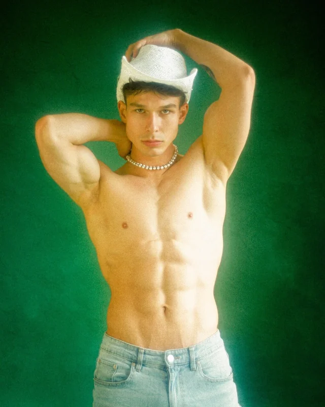 Michael Ross OnlyFans muscle boy creator