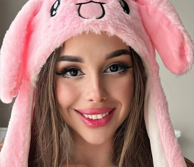 Diana, the Princess of Whales OnlyFans Profile Diana, the Princess of Whales on OnlyFans with long hair
