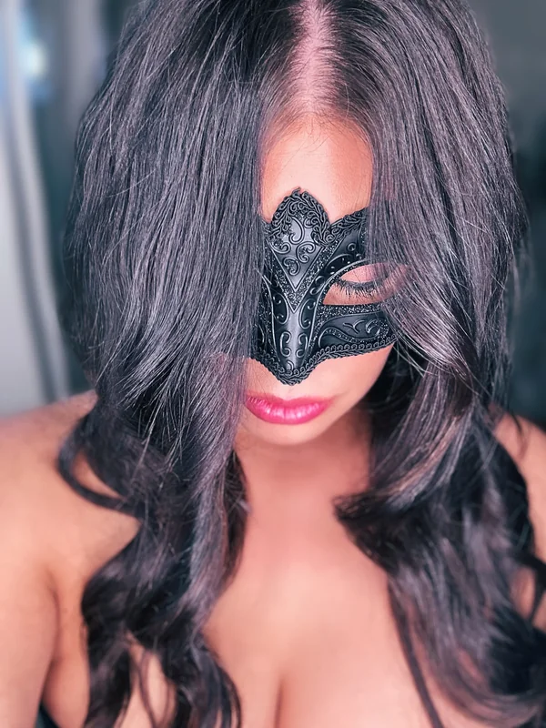 Disguised Damsel OnlyFans profile