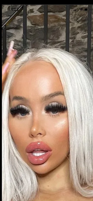Dollybitchfree OnlyFans Profile Dollybitchfree OnlyFans creator with fake boobs