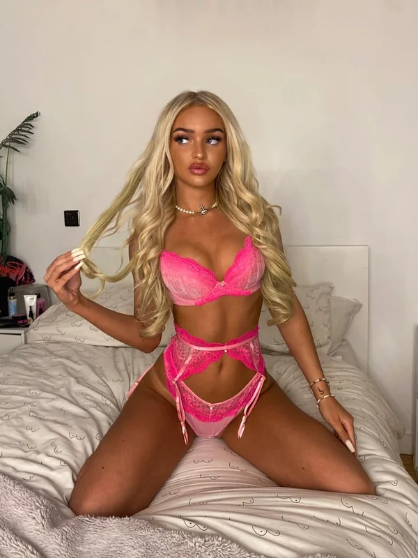 Dollyrokstarr OnlyFans profile