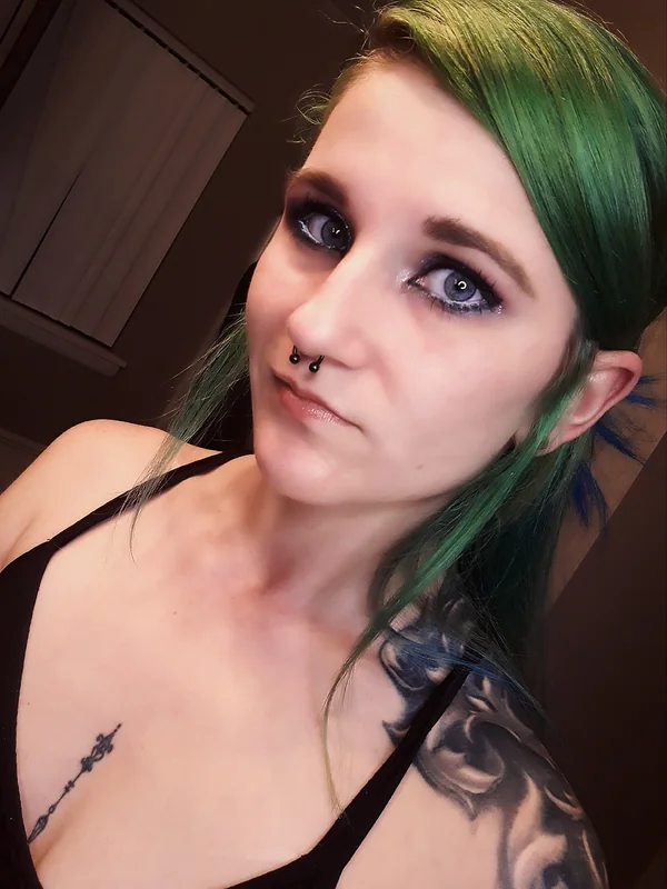 DorothyDank OnlyFans petite artist
