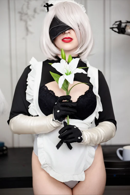 DreadWolfCosplay OnlyFans cosplayer and pole dancer