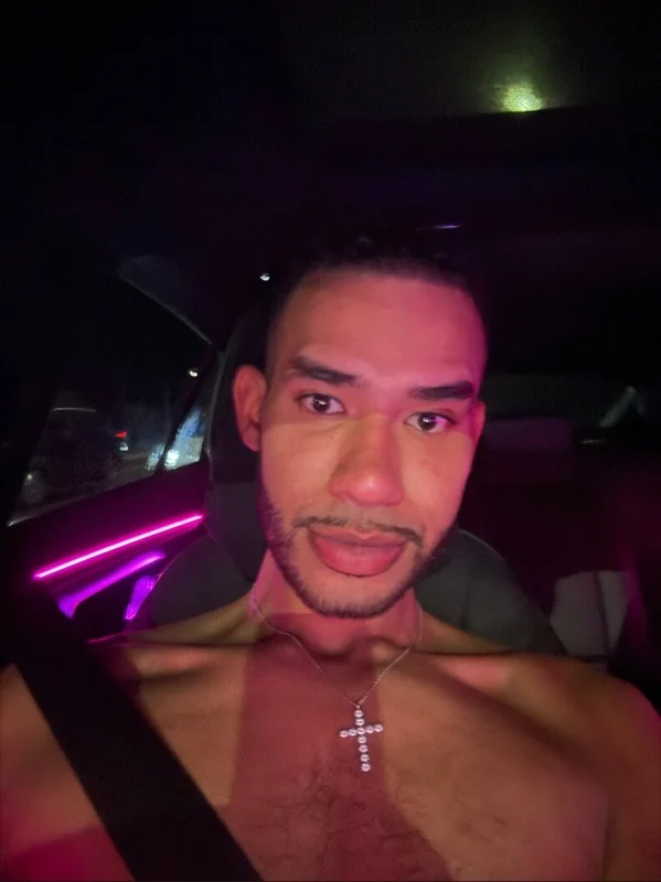 Drewxwoods OnlyFans creator with exclusive content
