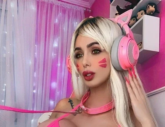 Drifree OnlyFans creator with engaging personality