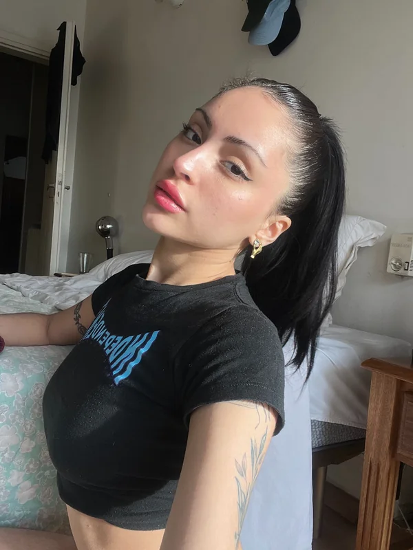 kara OnlyFans petite college student
