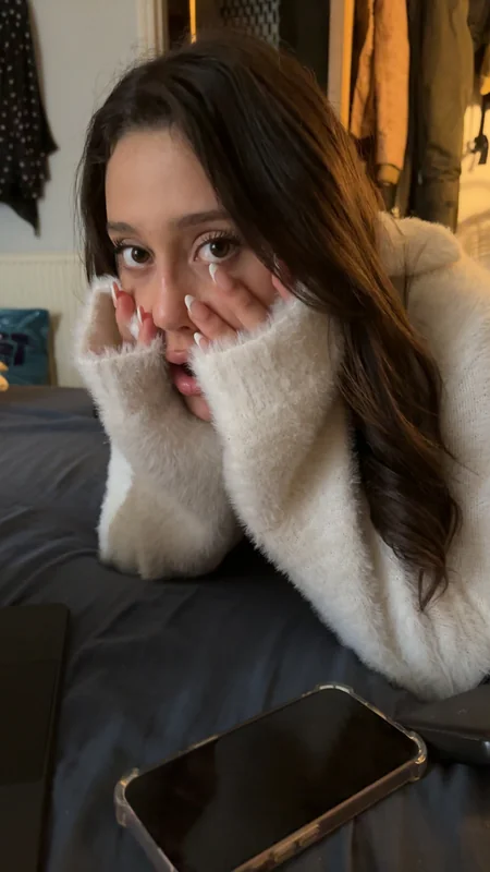 Eve05 OnlyFans creator with exclusive nudity