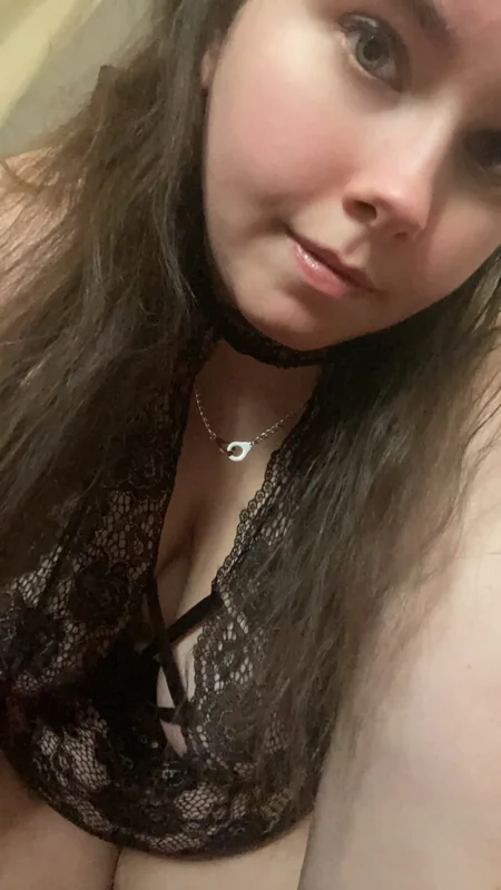 A OnlyFans Profile A OnlyFans creator with a submissive allure