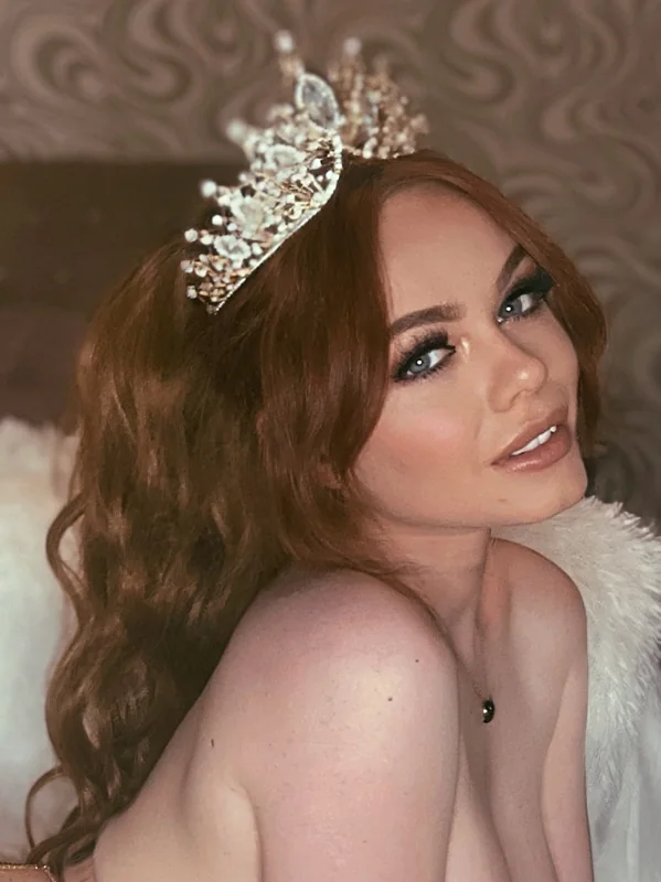 Ella Hughes - OnlyFans Creator Profile Picture