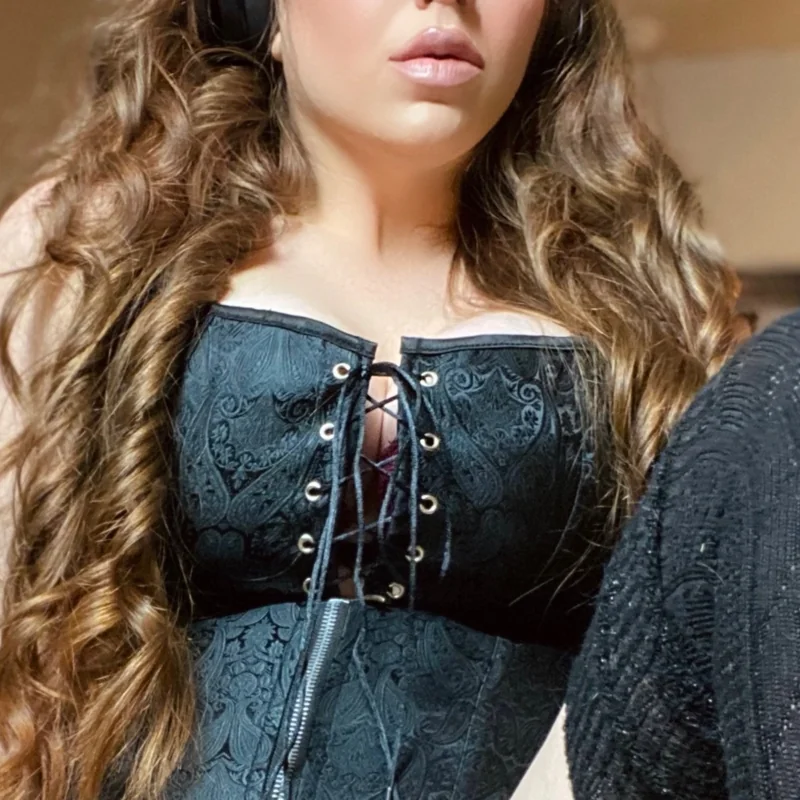 Ella OnlyFans Creator Profile Ella OnlyFans Curvy Brunette
