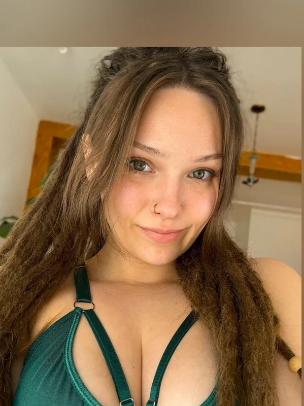 Ella - OnlyFans Creator Profile Picture