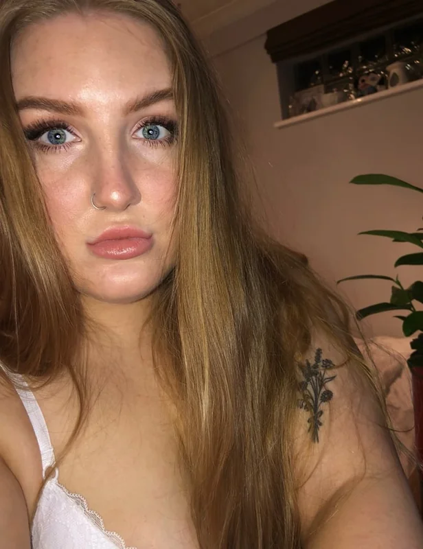 EllenUKx Exclusive OnlyFans Content EllenUKx OnlyFans redheaded creator