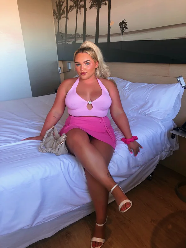 Ellies19 OnlyFans creator with homemade content