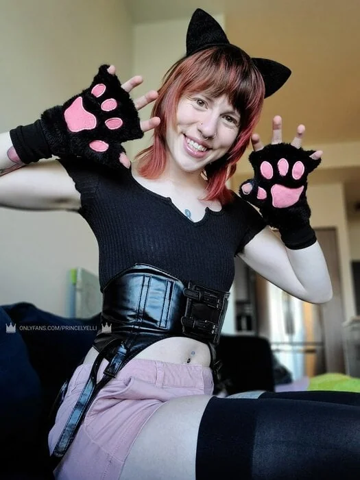 Ellithesunbug OnlyFans cute pet personality