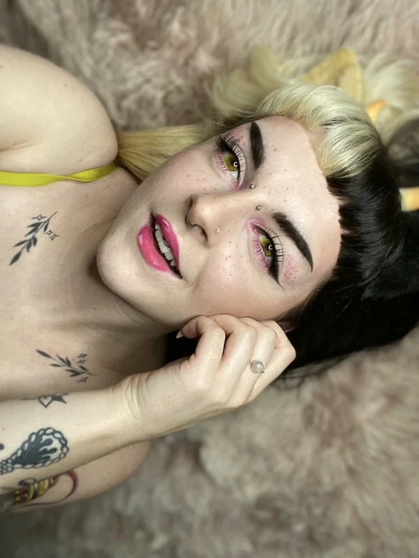 elora.fawn OnlyFans creator with unique fetish content