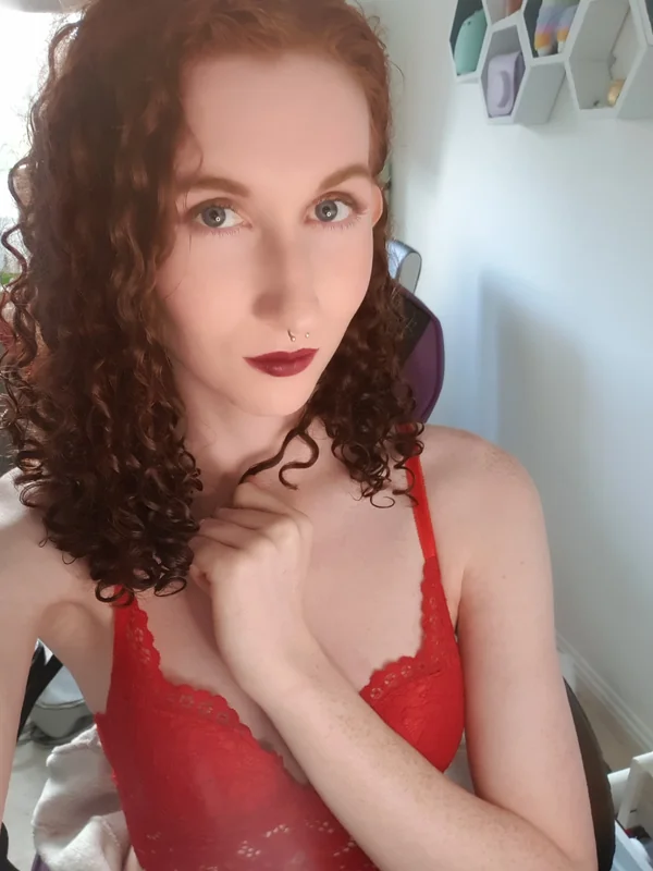 Elyseroux OnlyFans profile