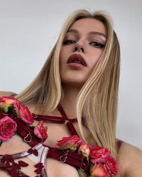 Emmy OnlyFans Profile Emmy OnlyFans playful designer