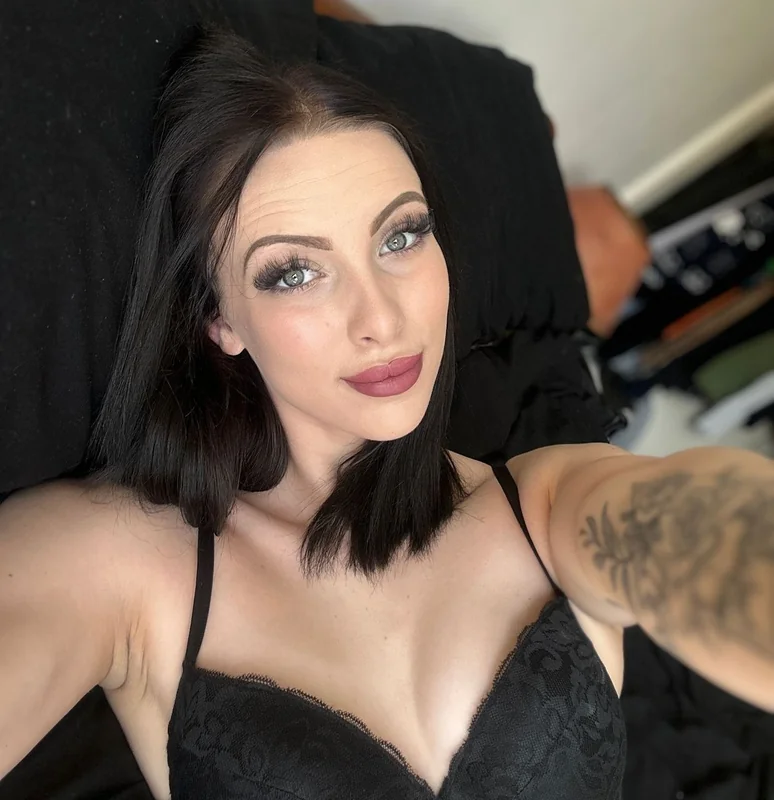 Emily - OnlyFans Creator Profile Picture