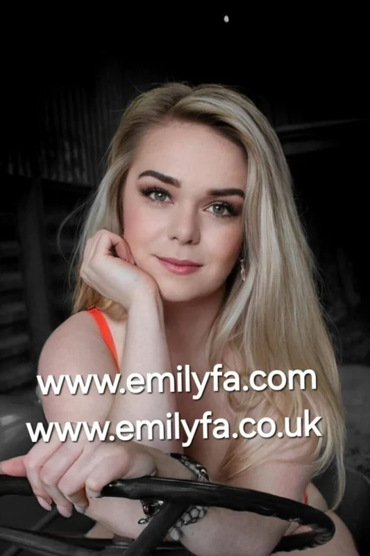 Emilyfafree Glamorous OnlyFans Profile Emilyfafree OnlyFans Slim Blonde Creator