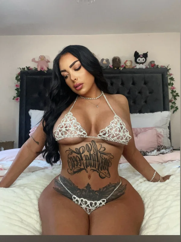 See my nudes OnlyFans creator with candid style