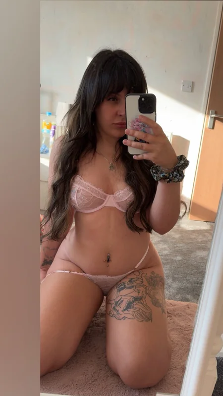 Emilyvictoria98 OnlyFans Creator Emilyvictoria98 OnlyFans creator with engaging content.