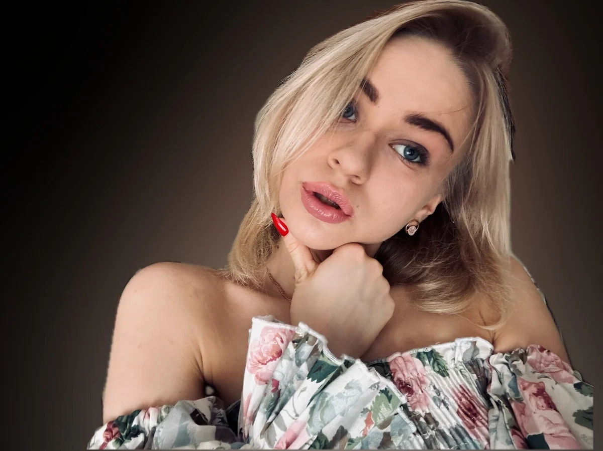 Emma Cherry - OnlyFans Creator Profile Picture