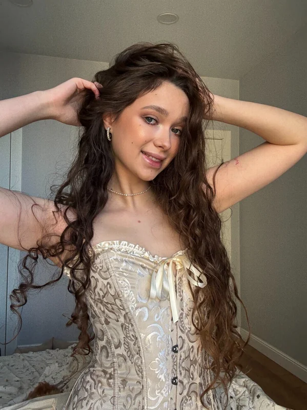 Emmy😇 - Sweet and Wild OnlyFans Creator Emmy😇 OnlyFans profile picture - playful creator