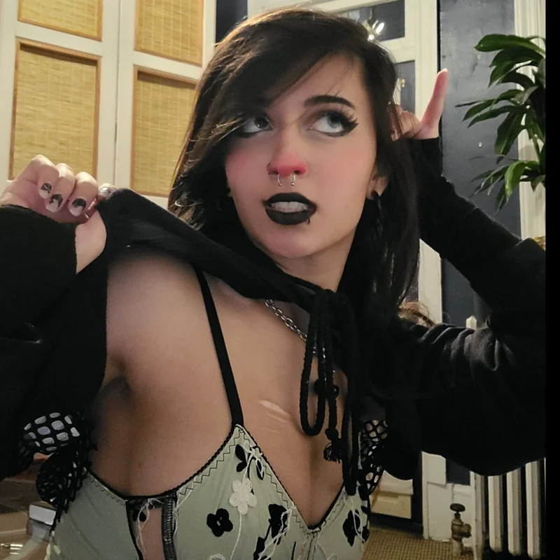 Starcaster OnlyFans Profile Starcaster OnlyFans dream Domme stoner girl