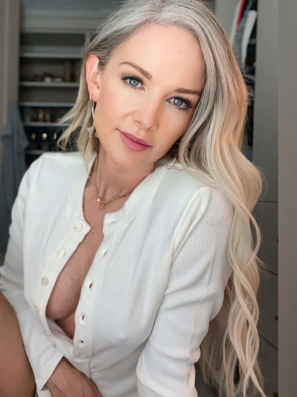 Miss Ericka OnlyFans Profile Miss Ericka OnlyFans petite tease
