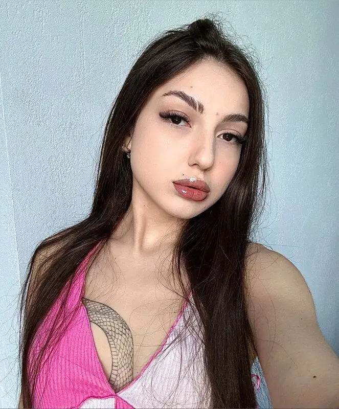 EvA OnlyFans Profile EvA OnlyFans creator with engaging personality