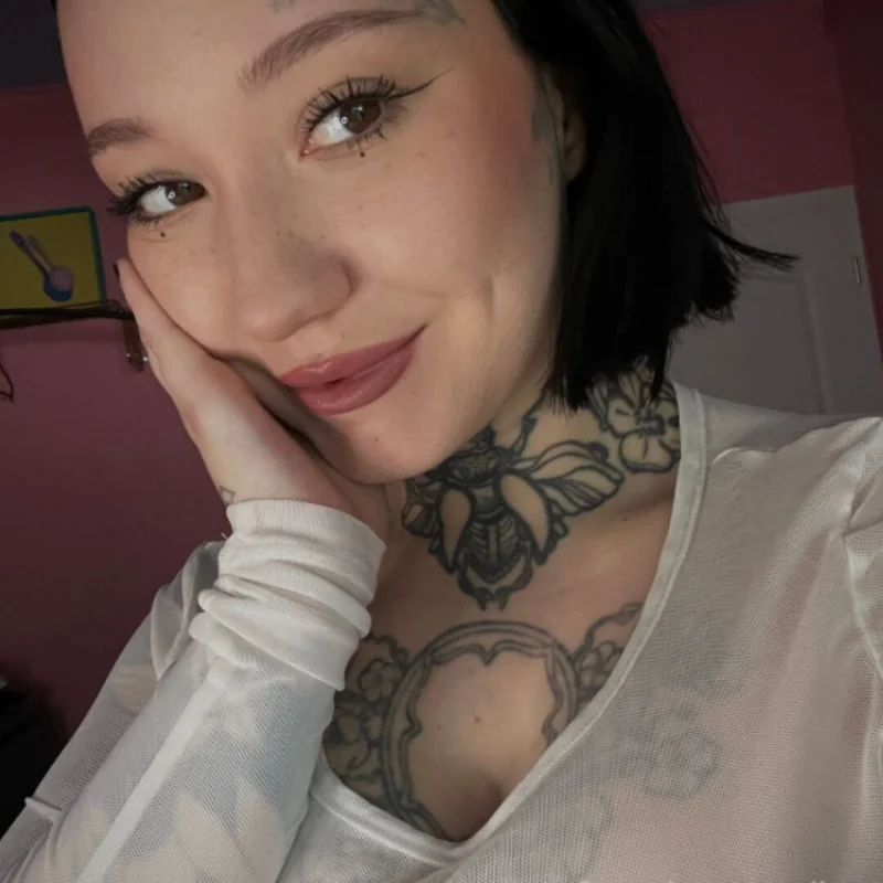 Huge TIIITS OnlyFans creator with tattoos