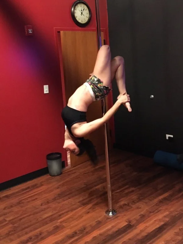 Evapole OnlyFans fitness enthusiast