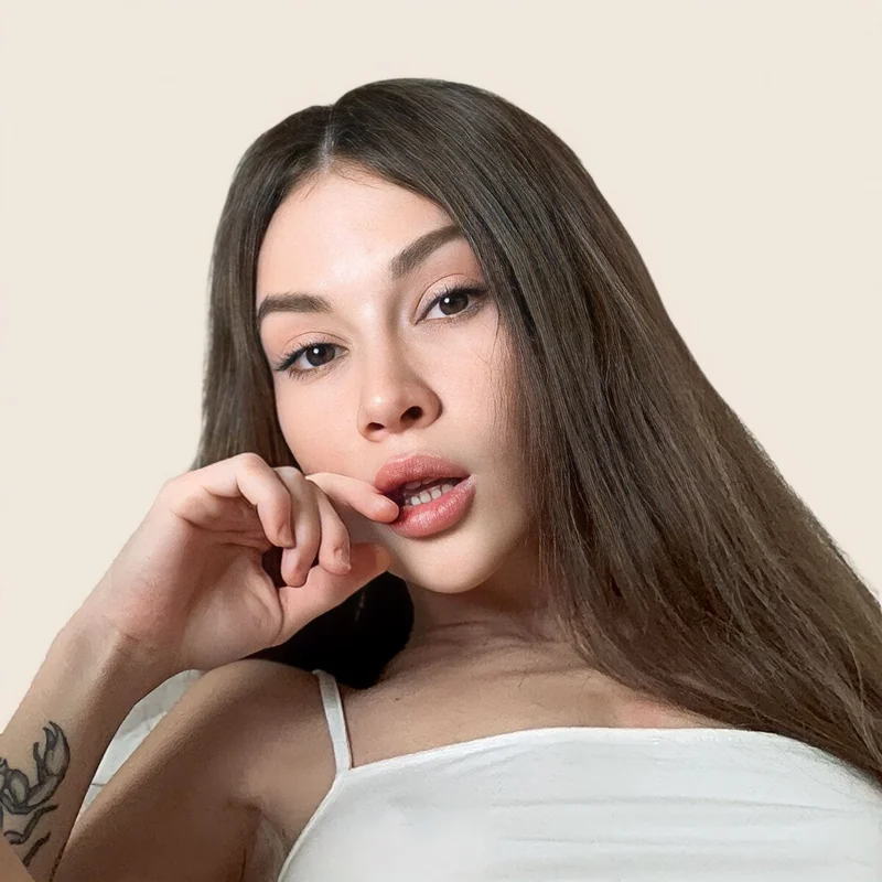 petite fit brunette - OnlyFans Creator Profile Picture