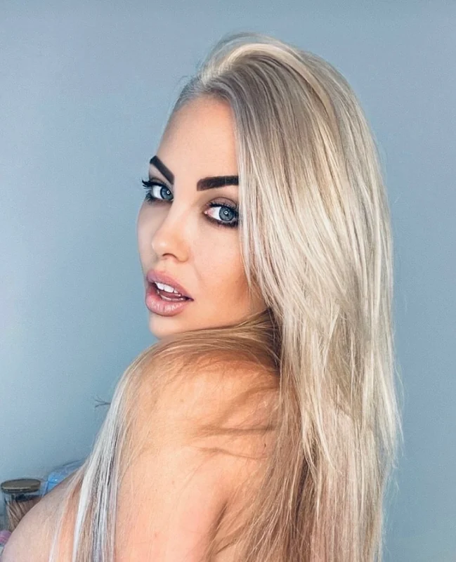 EVIE LEANA ONLINE NOW - OnlyFans Creator Profile Picture