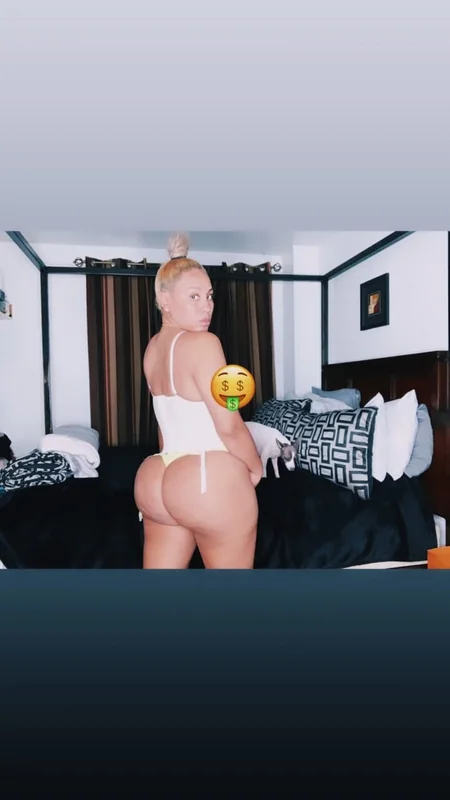 Expertamala OnlyFans Creator Expertamala OnlyFans Curvy Blonde Creator
