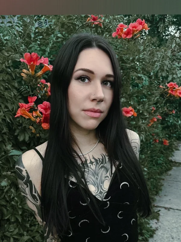 Explorewithlola - OnlyFans Creator Profile Picture