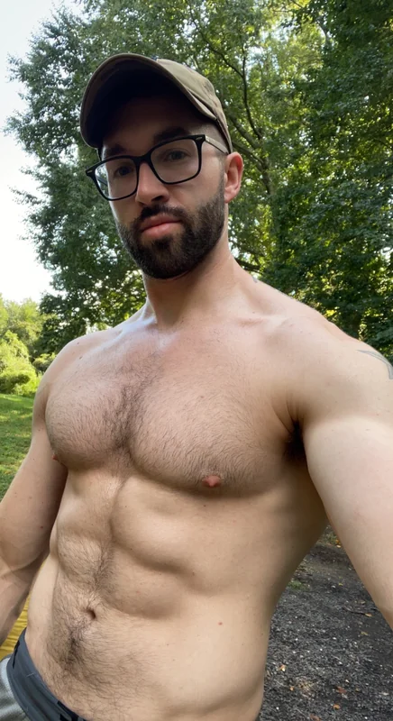 Farmerb28 OnlyFans profile