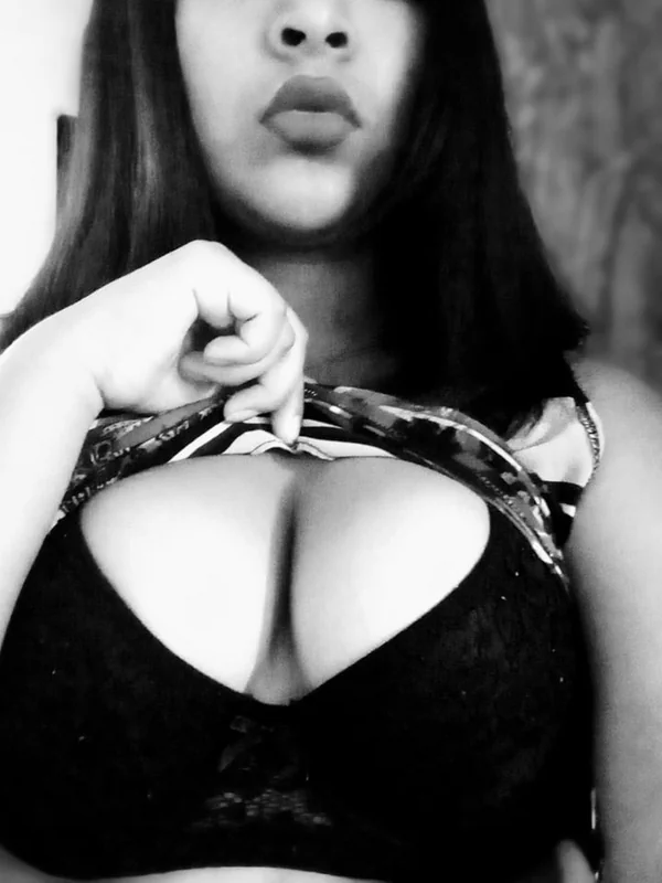 Fabiola rivera OnlyFans Creator with Curvy Figure