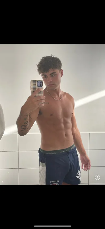 FidTik OnlyFans Profile FidTik OnlyFans British Boyfriend